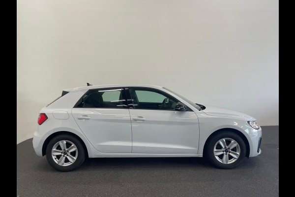 Audi A1 Sportback 30 TFSI 110 pk S-tronic Navigatie Apple Carplay/ Android Auto Parkeersensoren Cruise Control Virtual Cockpit Climate Control Lichtmetalen velgen