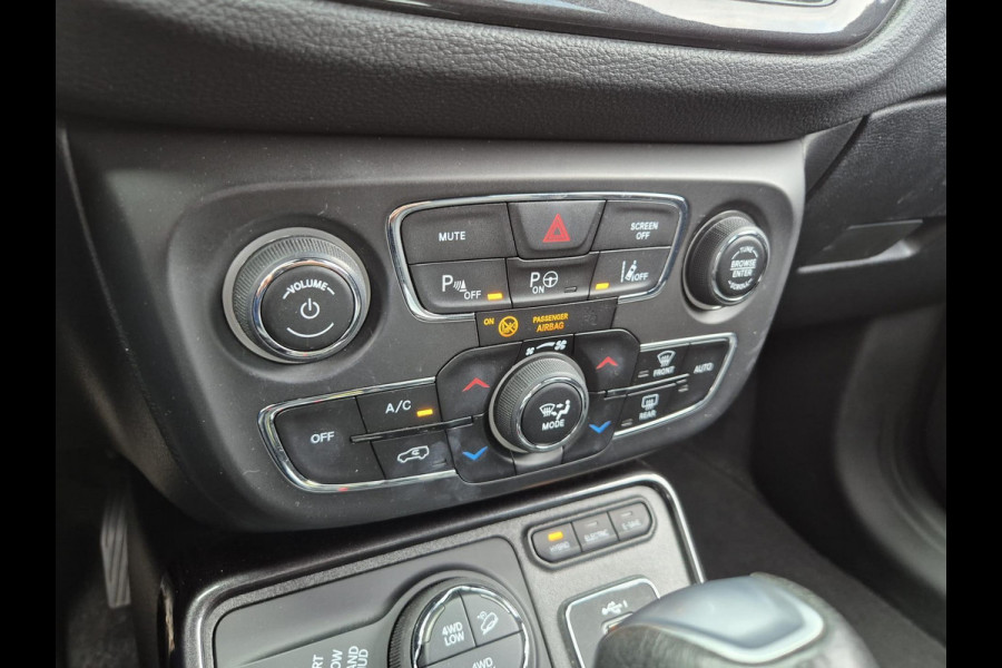 Jeep Compass 4xe 240 Plug-in Hybrid Electric S Jeep Compass 4xe 240 Plug-in Hybrid Electric S