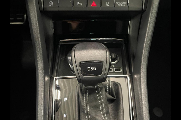 Škoda Karoq 1.5 TSI DSG Sportline Navigatie Apple Carplay/Android Auto Camera Parkeersensoren Cruise Control Elektrische achterklep Stoelverwarming Virtual Cockpit Climate Control Lichtmetalen velgen