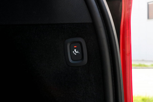 Volvo XC90 2.0 T8 Recharge AWD R-Design - PANO - TREKHAAK - BOWERS WILKINS