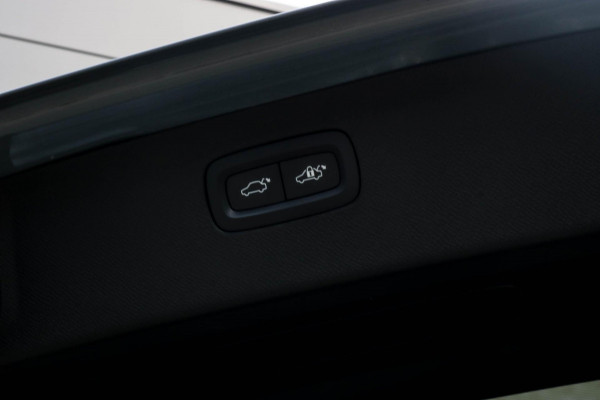 Volvo XC90 2.0 T8 Recharge AWD R-Design - PANO - TREKHAAK - BOWERS WILKINS