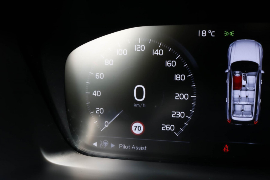 Volvo XC90 2.0 T8 Recharge AWD R-Design - PANO - TREKHAAK - BOWERS WILKINS