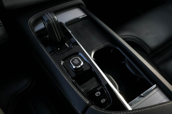 Volvo XC90 2.0 T8 Recharge AWD R-Design - PANO - TREKHAAK - BOWERS WILKINS