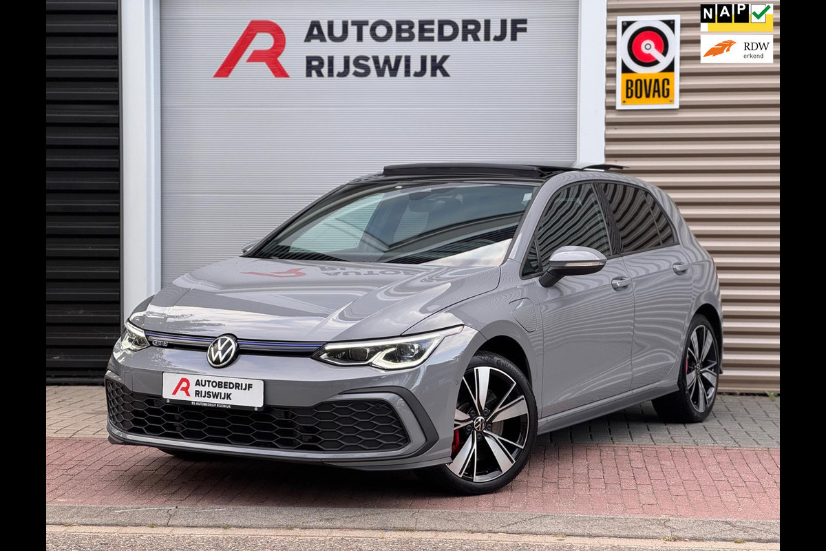 Volkswagen Golf 1.4 eHybrid GTE Pano/Matrix/HuD Volkswagen Golf 1.4 eHybrid GTE Pano/Matrix/HuD