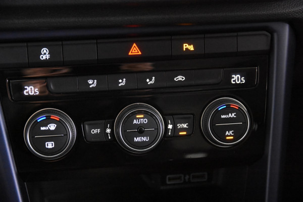 Volkswagen T-Roc 1.0 TSI Style *1ste Eigenaar*Navigatie*Camera* Volkswagen T-Roc 1.0 TSI Style *1ste Eigenaar*Navigatie*Camera*