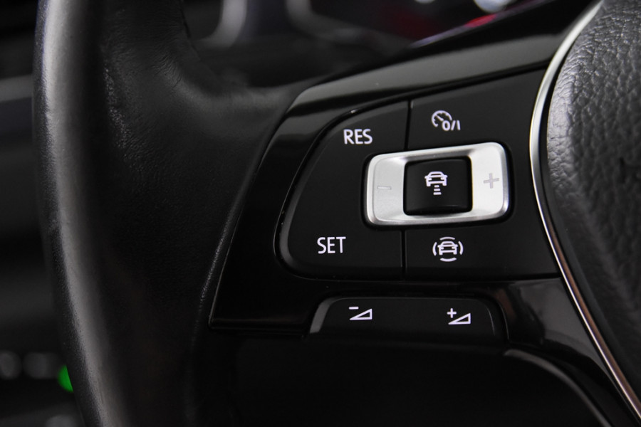 Volkswagen T-Roc 1.0 TSI Style *1ste Eigenaar*Navigatie*Camera* Volkswagen T-Roc 1.0 TSI Style *1ste Eigenaar*Navigatie*Camera*