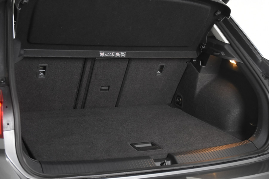 Volkswagen T-Roc 1.0 TSI Style *1ste Eigenaar*Navigatie*Camera* Volkswagen T-Roc 1.0 TSI Style *1ste Eigenaar*Navigatie*Camera*