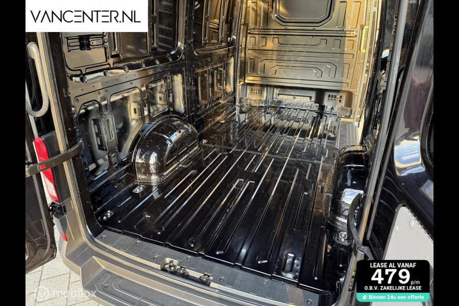 Volkswagen Crafter L3H3 140PK Automaat Carplay Zwart EURO 6