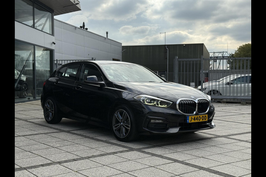 BMW 1-serie 118i Executive Edition | Navi | Led | Live Cockpit |