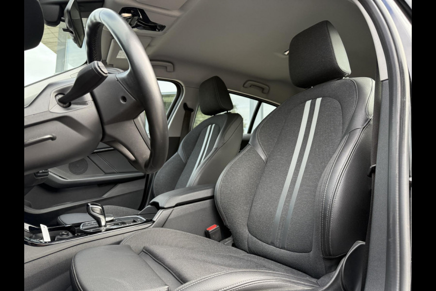BMW 1-serie 118i Executive Edition | Navi | Led | Live Cockpit |