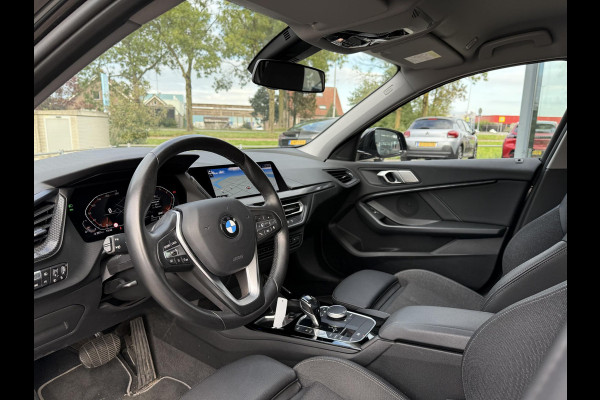 BMW 1-serie 118i Executive Edition | Navi | Led | Live Cockpit |