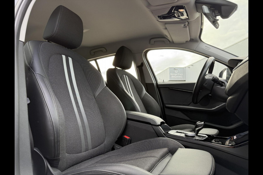 BMW 1-serie 118i Executive Edition | Navi | Led | Live Cockpit |