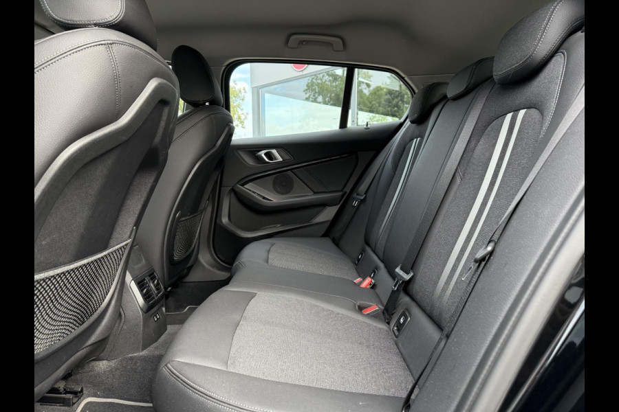 BMW 1-serie 118i Executive Edition | Navi | Led | Live Cockpit |