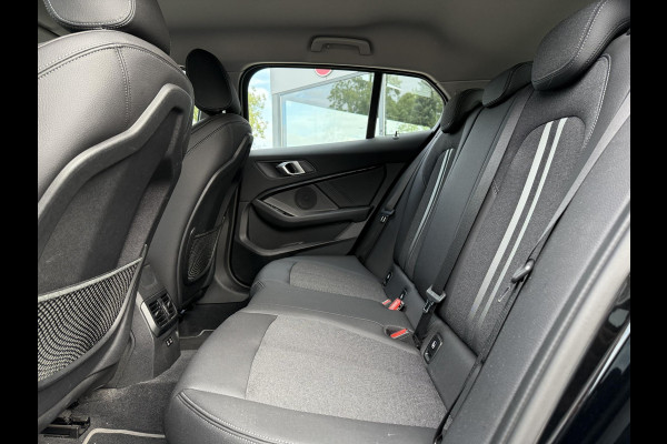 BMW 1-serie 118i Executive Edition | Navi | Led | Live Cockpit |
