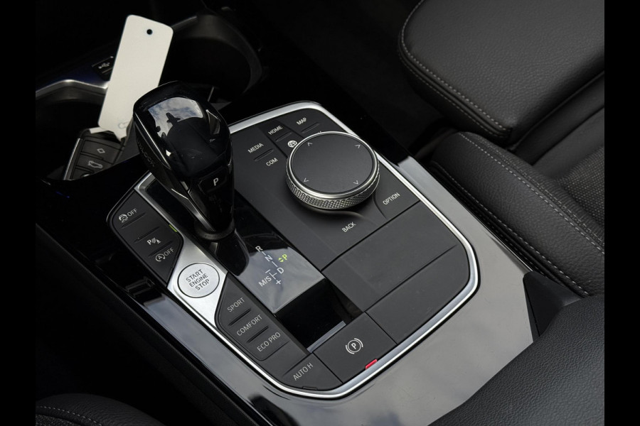 BMW 1-serie 118i Executive Edition | Navi | Led | Live Cockpit |