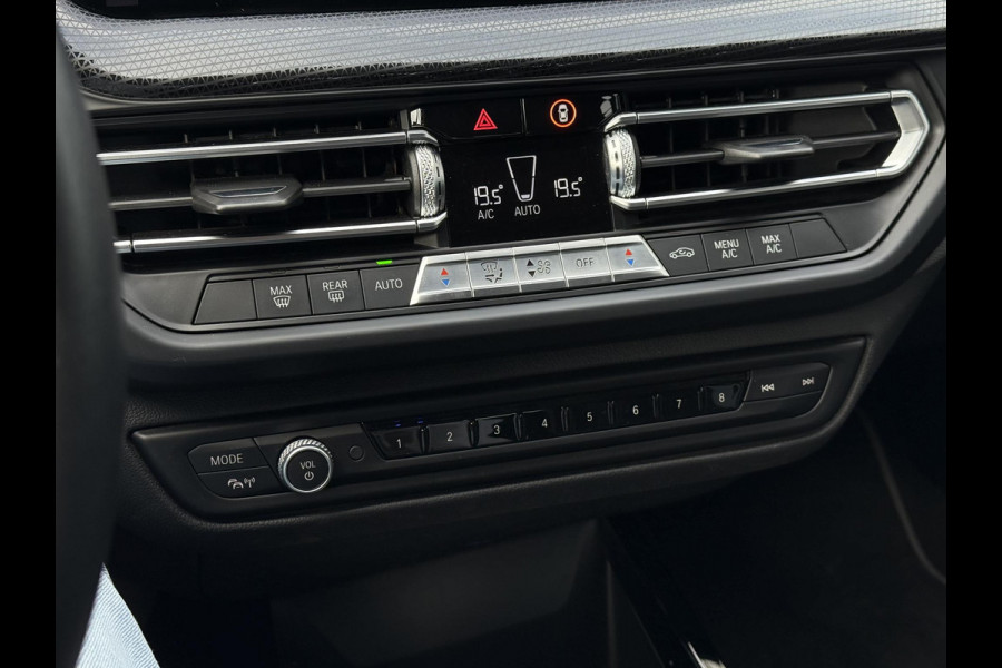 BMW 1-serie 118i Executive Edition | Navi | Led | Live Cockpit |