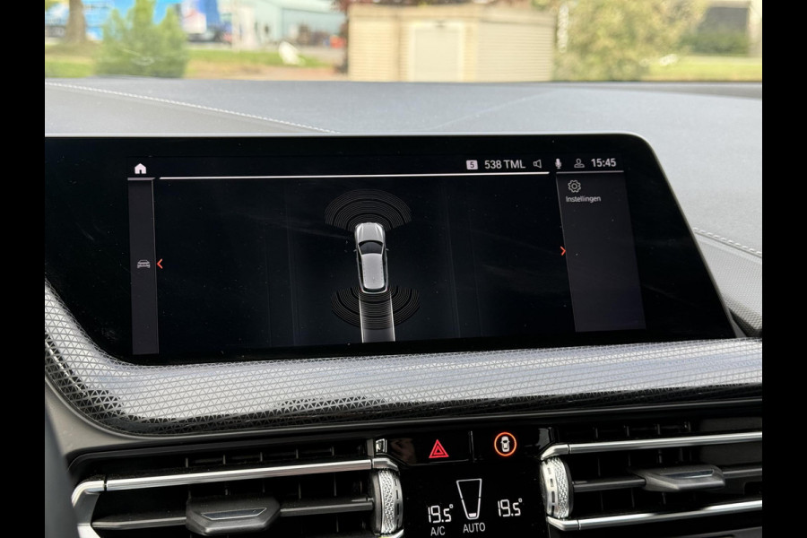 BMW 1-serie 118i Executive Edition | Navi | Led | Live Cockpit |
