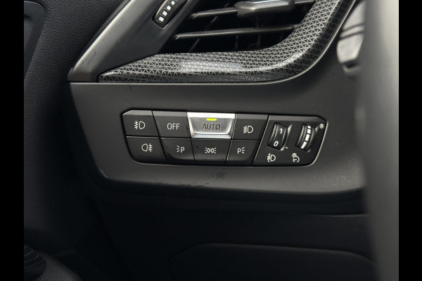 BMW 1-serie 118i Executive Edition | Navi | Led | Live Cockpit |