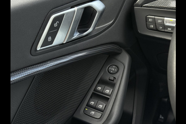 BMW 1-serie 118i Executive Edition | Navi | Led | Live Cockpit |
