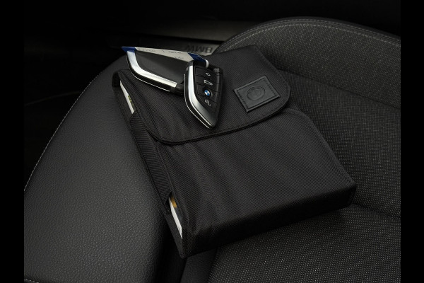 BMW 1-serie 118i Executive Edition | Navi | Led | Live Cockpit |