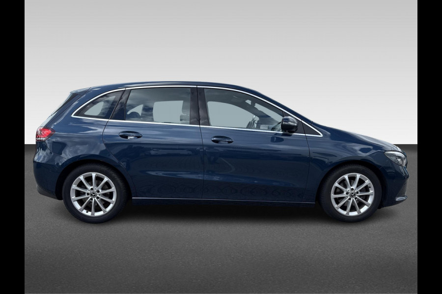 Mercedes-Benz B-Klasse 180 Launch Edition | Automaat | widescreen | trekhaak