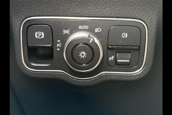 Mercedes-Benz B-Klasse 180 Launch Edition | Automaat | widescreen | trekhaak