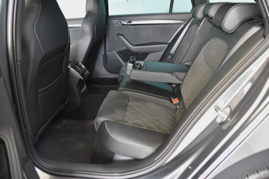 Škoda Superb Combi 1.4 TSI iV Sportline Business | Dig. Cockpit | Cruise | Stoel-+Stuurverw. PDC | Camera | App. Connect | ECC | Elek. Klep | LM 18" | 1944