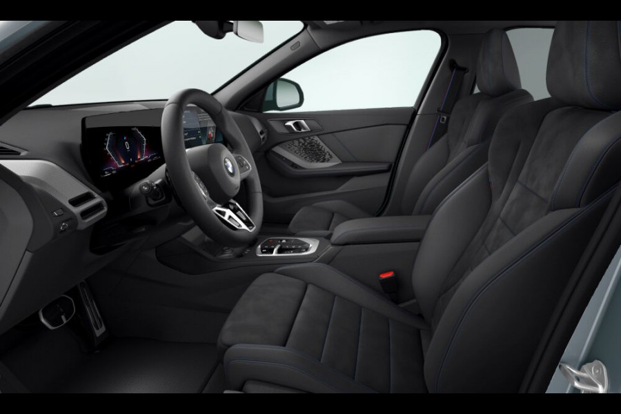 BMW 1-serie 120 M-Sport Pro - Pano - Trekhaak - Driving + Parking Ass