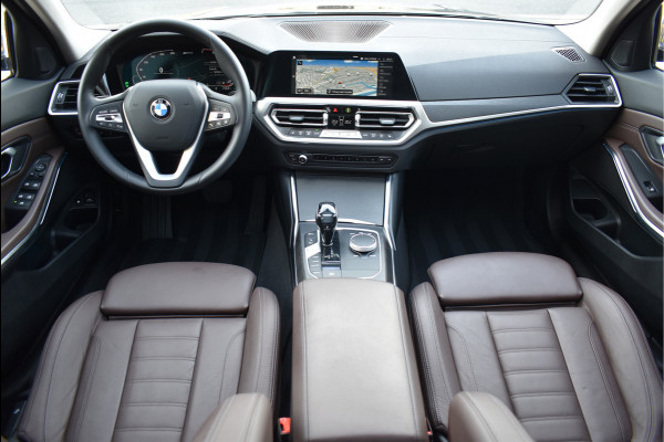 BMW 3 Serie Touring 330e xDrive 292 Pk Pano Navi Keyless Vol Leder Bruin Laser Koplampen 19 Inch