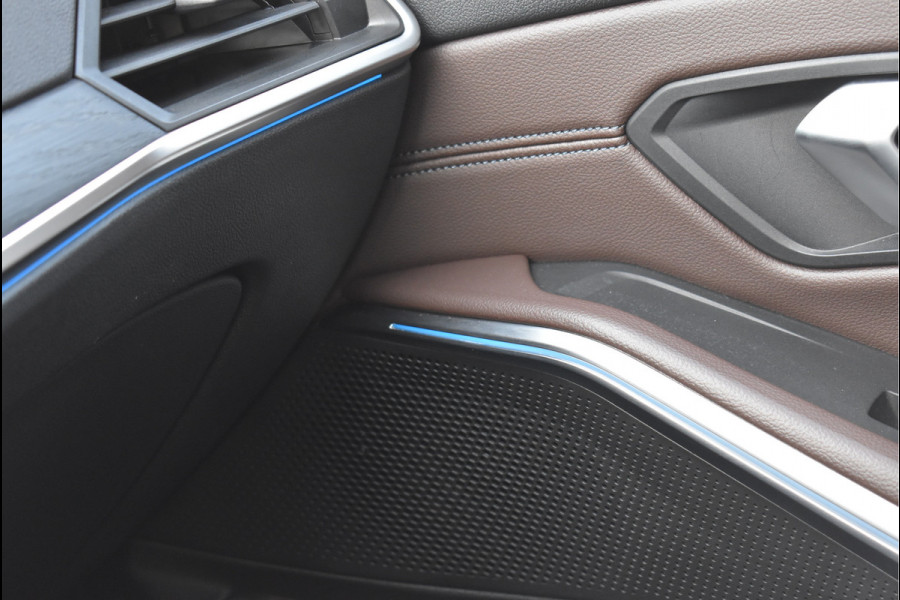 BMW 3 Serie Touring 330e xDrive 292 Pk Pano Navi Keyless Vol Leder Bruin Laser Koplampen 19 Inch