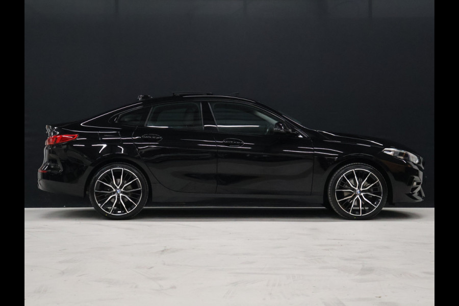 BMW 2 Serie Gran Coupé 218i M Sport [SCHUIFKANTELDAK, APPLE CARPLAY, ANDROID AUTO, VOL LEDER, VIRTUAL COCKPIT, CAMERA, NIEUWSTAAT]