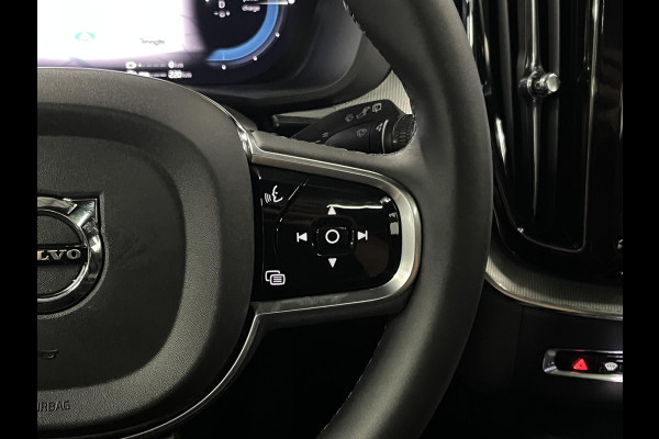 Volvo XC60 2.0 T6 Plug-in hybrid AWD Plus Black Edition | Open dak | Adapt. Cruise control | Stoel-/Stuurverwarming | Memory seats | 21" | Google