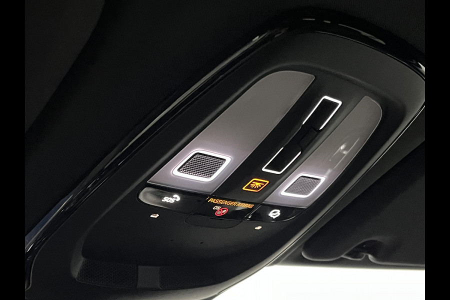 Volvo XC60 2.0 T6 Plug-in hybrid AWD Plus Black Edition | Open dak | Adapt. Cruise control | Stoel-/Stuurverwarming | Memory seats | 21" | Google