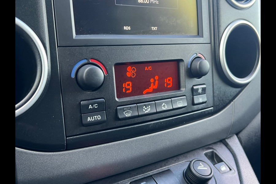 Citroën Berlingo BWJ 2017 | 1.2PT 111PK XTR | CLIMA | NAVI | STOELVERW. | TREKHAAK | CRUISE | PDC | DONKER GLAS |