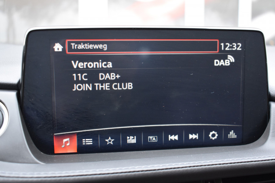 Mazda 6 Sportbreak 2.0 SA G 165 Luxury Automaat  / Navi / Adap. Cruise / 19" LM / Carplay / Cameras / Keyless / Stoelverw. + ventilatie