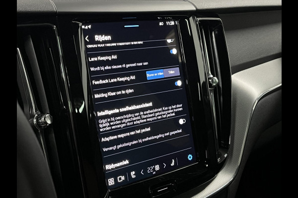 Volvo XC60 2.0 T6 Plug-in hybrid Black Edition | Open dak | Adapt. Cruise | Stoel-/Stuurverwarming | Memory seats | 21"