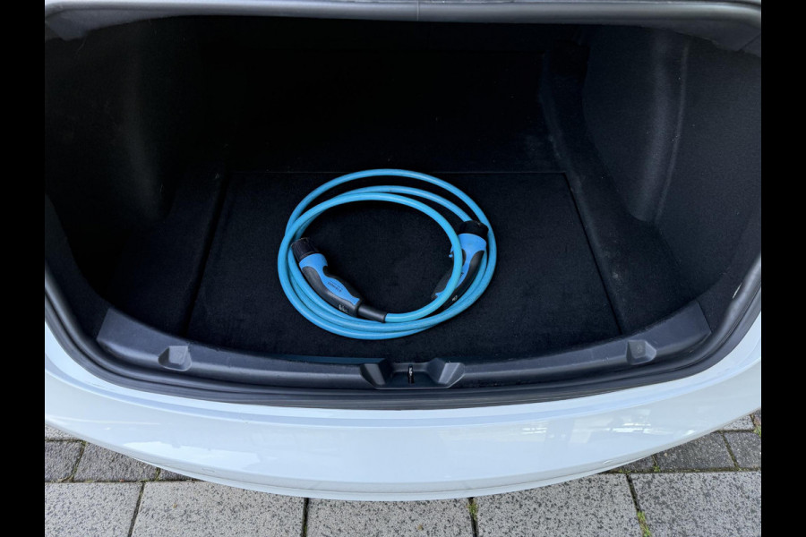 Tesla Model 3 Range Plus RWD | Autopilot | Panorama | Leder |