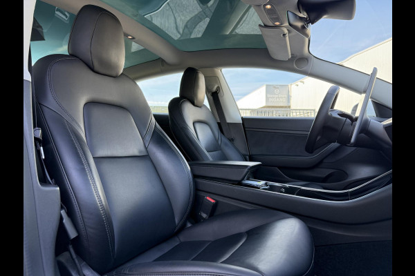 Tesla Model 3 Range Plus RWD | Autopilot | Panorama | Leder |