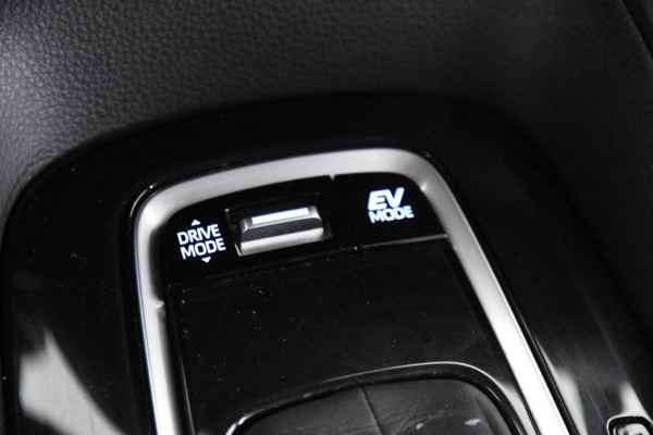 Toyota Corolla 1.8 Hybrid Dynamic *1ste Eigenaar*Navigatie*PDC*