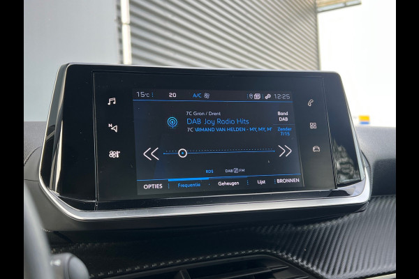 Peugeot 2008 BWJ 2021 | 1.2 101PK Active Pack | CLIMA | CARPLAY | NAVI | CAMERA | PRIVACY GLASS | PDC | LICHTMETAAL Peugeot 2008 BWJ 2021 | 1.2 101PK Active Pack | CLIMA | CARPLAY | NAVI | CAMERA | PRIVACY GLASS | PDC | LICHTMETAAL