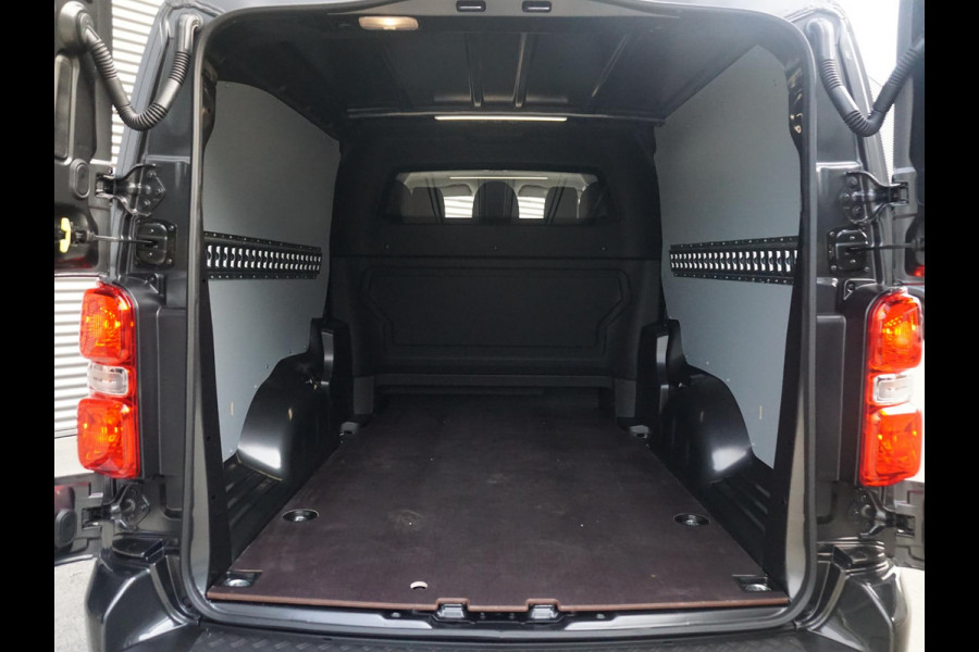 Opel Vivaro Electric 75 kWh Dubbele Cabine | 2x schuifdeur | Surround View NAV Pakket | Winterpakket | Exterieur pakket | Comfort Pakket  | Betimmering | LM velgen | RVS sidebars | Full Eco LED verlichting | rijklaarprijs
