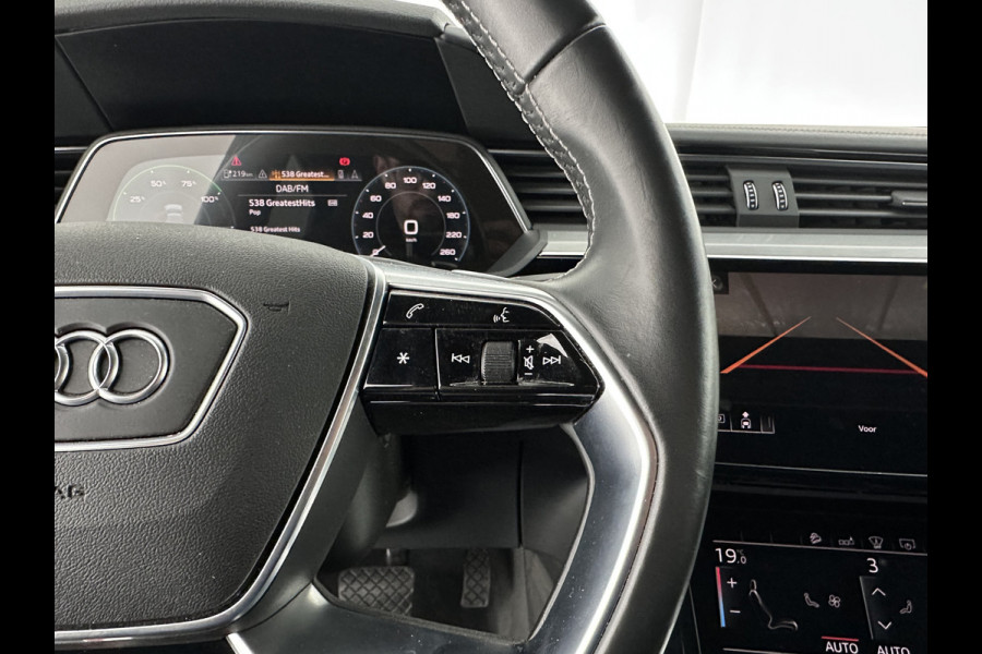 Audi e-tron Sportback 55 Quattro S-Line 95 kWh [ 3-Fase ] {SOH-92%} (INCL-BTW) *PANO | VIRTUAL-MIRRORS | AUDI-DESIGN-LEATHER | ADAPTIVE-CRUISE | TOP-VIEW |  BANG/OLUFSEN-SURROUND | MEMORY-PACK | KEYLESS | HEATED-SPORTSEATS | DIGI-COCKPIT | NAVI-FULLMAP | ...