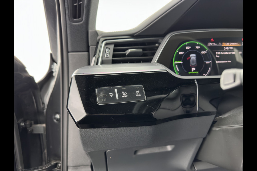 Audi e-tron Sportback 55 Quattro S-Line 95 kWh [ 3-Fase ] {SOH-92%} (INCL-BTW) *PANO | VIRTUAL-MIRRORS | AUDI-DESIGN-LEATHER | ADAPTIVE-CRUISE | TOP-VIEW |  BANG/OLUFSEN-SURROUND | MEMORY-PACK | KEYLESS | HEATED-SPORTSEATS | DIGI-COCKPIT | NAVI-FULLMAP | ...