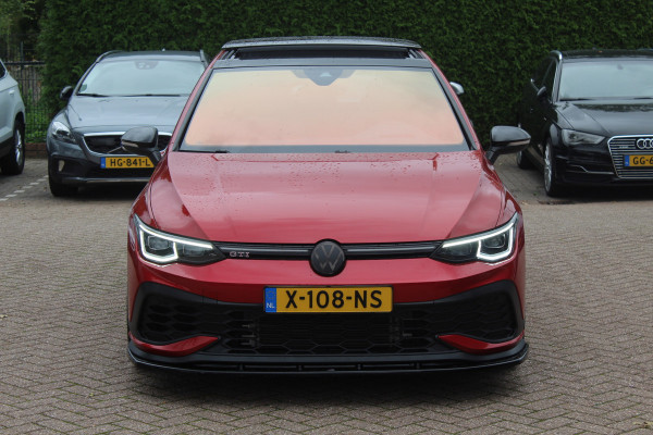 Volkswagen Golf 2.0 TSI GTI / Akrapovic / Nurburgring Modus / Panoramadak / Camera / Head-up / Matrix LED / 19'' / Keyless / Harman Kardon / Dodehoek / Stuur+Stoelverwarming / DAB / ACC