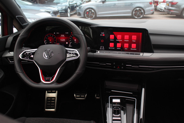 Volkswagen Golf 2.0 TSI GTI / Akrapovic / Nurburgring Modus / Panoramadak / Camera / Head-up / Matrix LED / 19'' / Keyless / Harman Kardon / Dodehoek / Stuur+Stoelverwarming / DAB / ACC