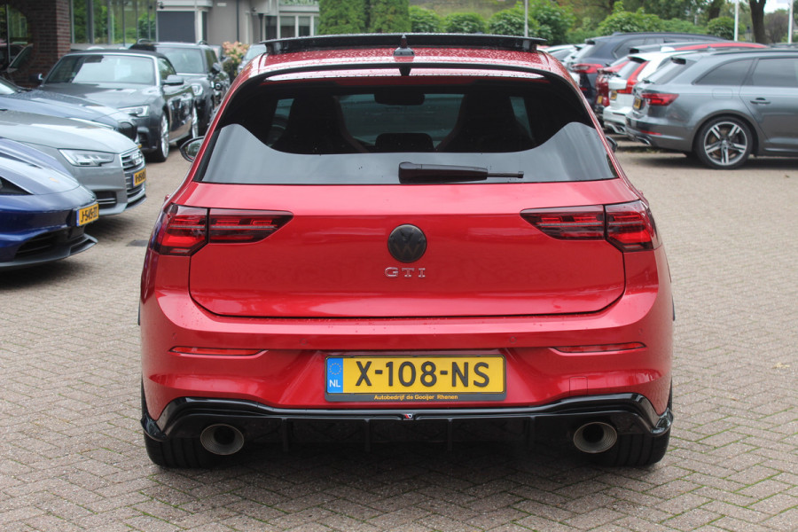 Volkswagen Golf 2.0 TSI GTI / Akrapovic / Nurburgring Modus / Panoramadak / Camera / Head-up / Matrix LED / 19'' / Keyless / Harman Kardon / Dodehoek / Stuur+Stoelverwarming / DAB / ACC