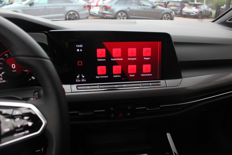 Volkswagen Golf 2.0 TSI GTI / Akrapovic / Nurburgring Modus / Panoramadak / Camera / Head-up / Matrix LED / 19'' / Keyless / Harman Kardon / Dodehoek / Stuur+Stoelverwarming / DAB / ACC