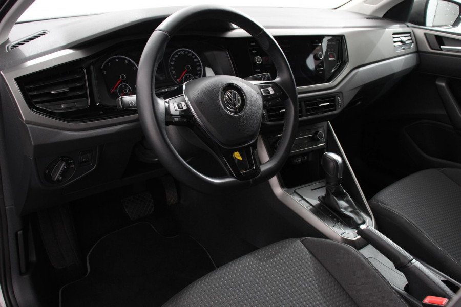 Volkswagen Polo 1.0 TSI DSG Comfortline | Navigatie | Apple Carplay/Android Auto | Climate Control | Adaptive Cruise Control | Extra Getint Glas Volkswagen Polo 1.0 TSI DSG Comfortline | Navigatie | Apple Carplay/Android Auto | Climate Control | Adaptive Cruise Control | Extra Getint Glas