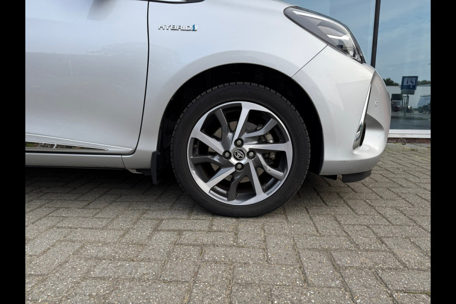 Toyota Yaris 1.5 Hybrid Premium - Automaat - Navi - Camera - Climate - Org.NL
