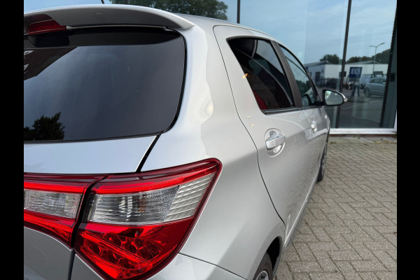 Toyota Yaris 1.5 Hybrid Premium - Automaat - Navi - Camera - Climate - Org.NL